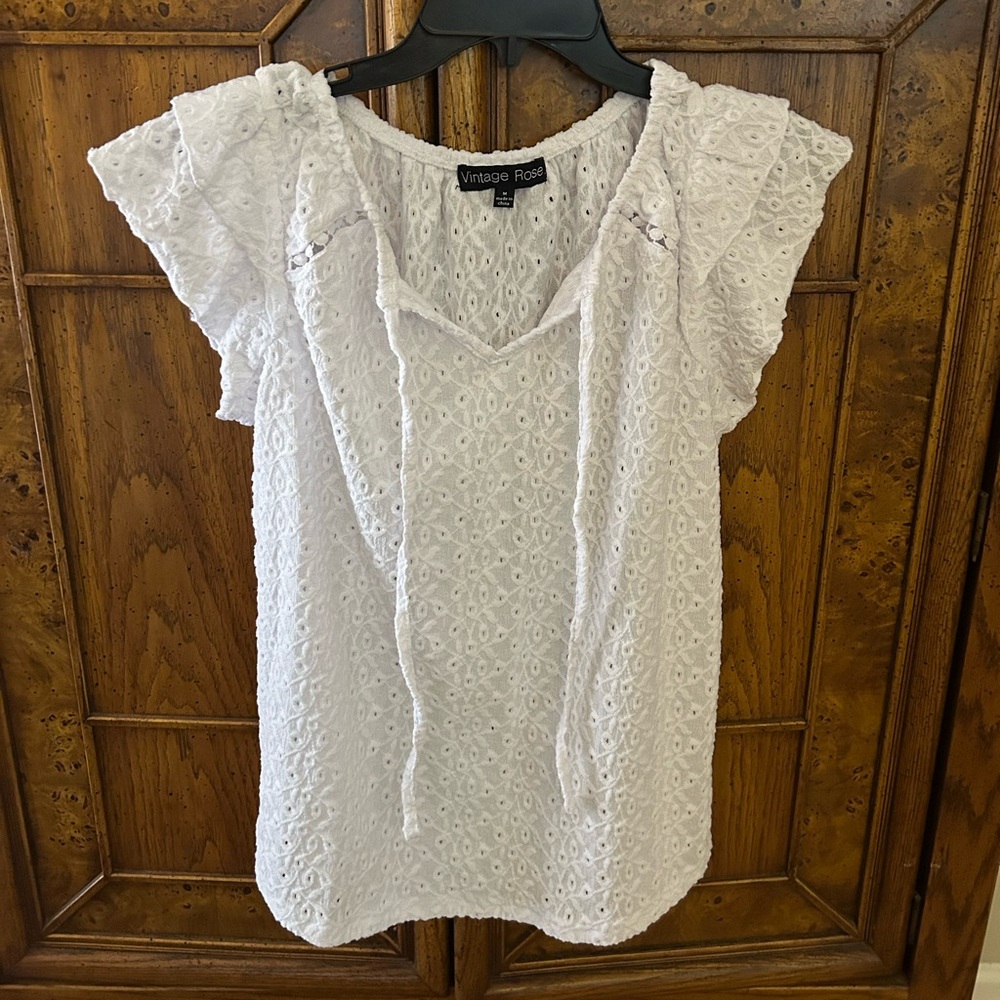 White Flutter Sleeve Tie Front Blouse.NWOT